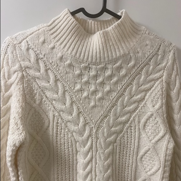 Abercrombie & Fitch Cream Cable Knit Sweater - Picture 4 of 7